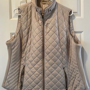 ❄️ 3/$20 ❄️ Quilted Vest